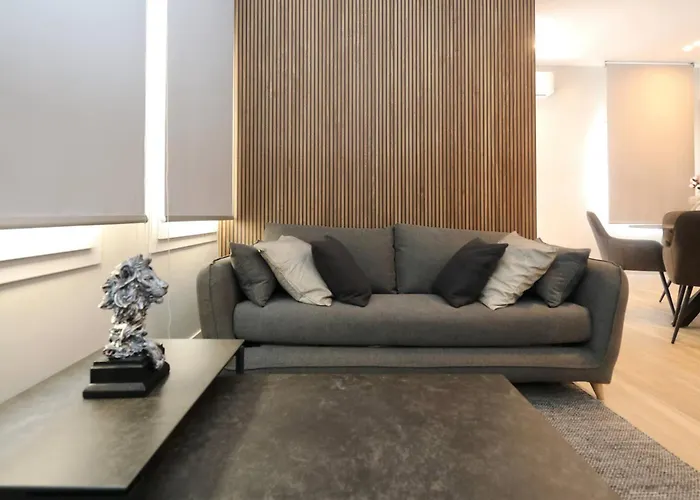 Luxurious Big Town House - Large Terrace - Historical Centre - High Quality - Fully Equipped - Renovated شقة *