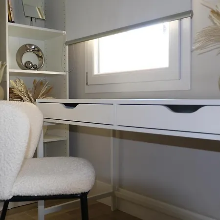 Terme House Renovated 2br Townhouse With Terrace, Historic Centre オルビア