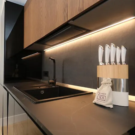 Luxurious Big Townhouse - Large Terrace - Historical Centre - Highest Quality - Fully Equipped - Renovated Apartment *