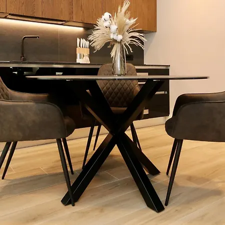 Terme House Renovated 2br Townhouse With Terrace, Historic Centre アパート
