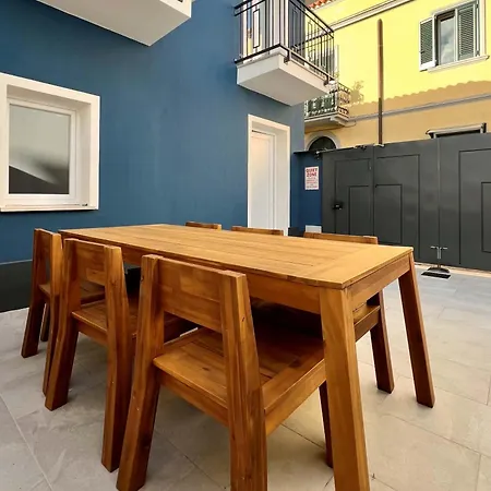 Terme House Renovated 2br Townhouse With Terrace, Historic Centre アパート *