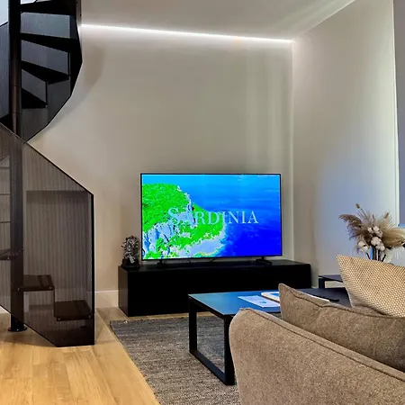 Terme House Renovated 2br Townhouse With Terrace, Historic Centre オルビア