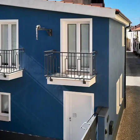 Terme House Renovated 2br Townhouse With Terrace, Historic Centre アパート *