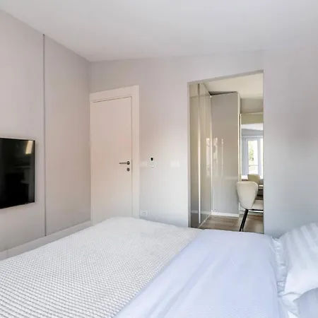 Terme House Renovated 2br Townhouse With Terrace, Historic Centre *