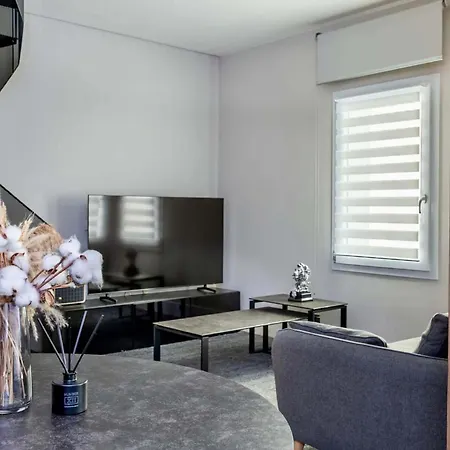 アパート Terme House Renovated 2br Townhouse With Terrace, Historic Centre オルビア
