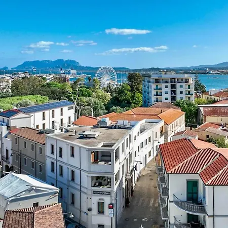 Terme House Renovated 2br Townhouse With Terrace, Historic Centre *