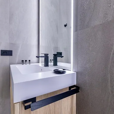 Terme House Renovated 2br Townhouse With Terrace, Historic Centre * オルビア