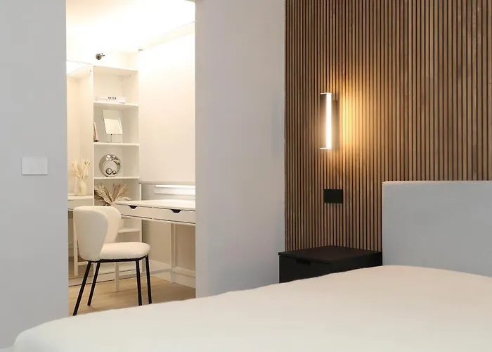 Luxurious Big Town House - Large Terrace - Historical Centre - High Quality - Fully Equipped - Renovated 奧爾比亞