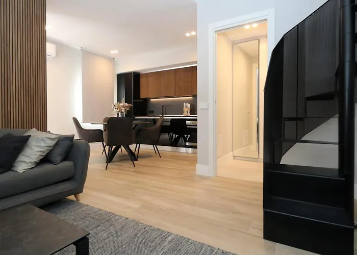 Luxurious Big Town House - Large Terrace - Historical Centre - High Quality - Fully Equipped - Renovated 奧爾比亞