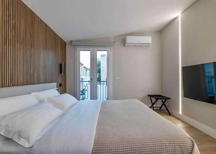 Luxurious Big Town House - Large Terrace - Historical Centre - High Quality - Fully Equipped - Renovated 公寓 奧爾比亞